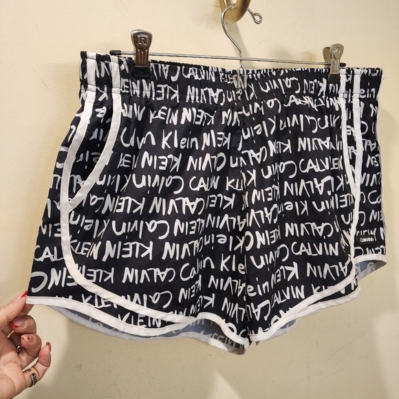 Calvin klein women's comfortable Athletic Short size L - Picture 2 of 11